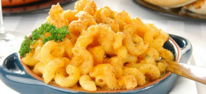 Regardless of whether you're on the Weight Watchers diet, there are HEAPS of delicious Weight Watchers meals you can enjoy as a compliment to your weightloss efforts. We've rounded up 80 of our favorite Weight Watchers recipes with points / smartpoints, with delicious options for breakfast, lunch, dinner, and everything in between. If you prefer make ahead meals you can throw into your crockpot, or would rather put together easy-to-make weekly meal plans, we have you covered!