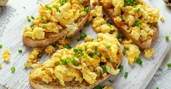 Low Carb 1200 Calorie Diet Plan | Trying to lose 20 pounds? Looking for a 21 day fix? Need low carb meals and menu options to improve your health or help with your weight loss goals? We’ve got a list of all the foods you can and cannot eat on the plan, as well as a 7-day quick start guide. Clean eating has never been easier – just be sure to make time to exercise, too!