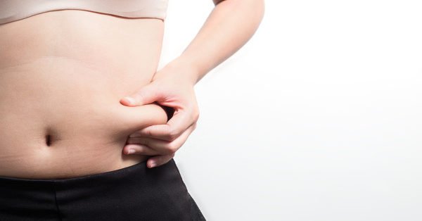 How to Burn Belly Fat Fast | If you’re looking for the best workouts for women (and for men) to help you lose the last 10 pounds in your weight loss goals and/or want to know what the best belly fat burning foods and drinks are to help you get a flat stomach, we’re sharing the best exercises and superfoods to try. Learning how to get rid of belly fat isn’t as hard as you think, and it doesn’t require hours of ab workouts! #bellyfatloss #bellyfatworkout #bellyfatdiet