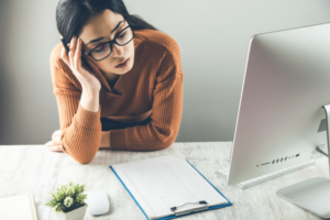 How to Beat The Mid-Week Slump: 8 Hacks To Try