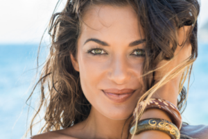 How to Sweat Proof Your Makeup: 10 Tips and Hacks | Beat the summer heat and keep your makeup flawless all day with our list of summer drugstore makeup essentials, application tips, and other hacks to humidity proof your makeup! Click to learn how to prevent makeup meltdowns and maintain a shine-free complexion from day to night with the right setting sprays, setting powders, and application techniques. If you're laying poolside (or beachside) this summer, these summer makeup hacks are for you!