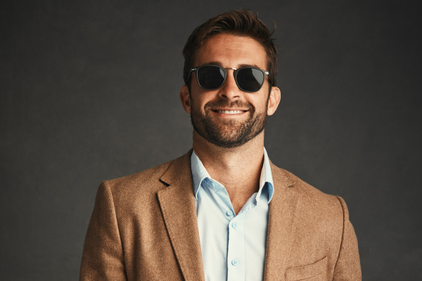 12 Traits Of Narcissistic Men & How to Deal with Them | If you suspect your boyfriend, husband, dad, brother, or boss is a narcissist, this post is a great resource. We share the main types of narcissism, the differences between narcissistic women and men, we outline the characteristics of narcissism that are specific to men, and also provide tips to make interacting with these people easier. If you're thinking of leaving a man (or need to heal from a man) with NPD, this post is for you.