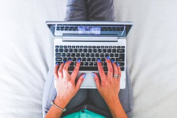 20 Fulfilling Hobbies that Actually Make Money | Whether you're a student, stay at home or work at home mom, or simply enjoy doing fun craft projects on the side with your teens, there are so many creative hobbies you can enjoy that will also help you earn a little money on the side. From blogging, to photography, to cake decorating and everything in between, there are a lot of easy, unique, and fun ways you can turn your passion into a profitable business -- click for a list to inspire you!