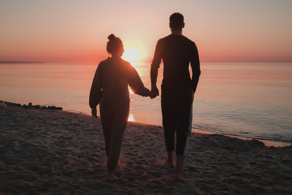 7 Dating Tips for Women with ADHD | Single ladies, rejoice! We’re letting you in on the best dating advice, whether you’re 30, 40, 50, or any other age. Whether you’re online dating or you’d rather meet someone in the wild, dating (especially in the early days) can feel overwhelming. Throw in certain symptoms and it can get even more complicated. Whether you need advice for a first date or have been dating someone for a while, here are our best tips for navigating the dating world with ADHD.