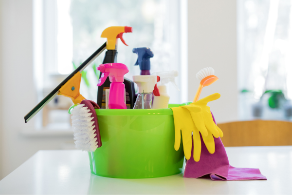 7 Genius ADHD Cleaning Hacks for an Organized Home | Cleaning is hard for people with attention deficit hyperactive disorder due to struggles with executive functions like planning, focus and time management. If you’re looking for easy tips and tricks for an organized home, you’re in the right place. Whether you need laundry hacks or tips for cleaning the fridge, stove top, bathroom or bedroom, these DIY cleaning tips will have your home looking cleaner and more organized than ever before!